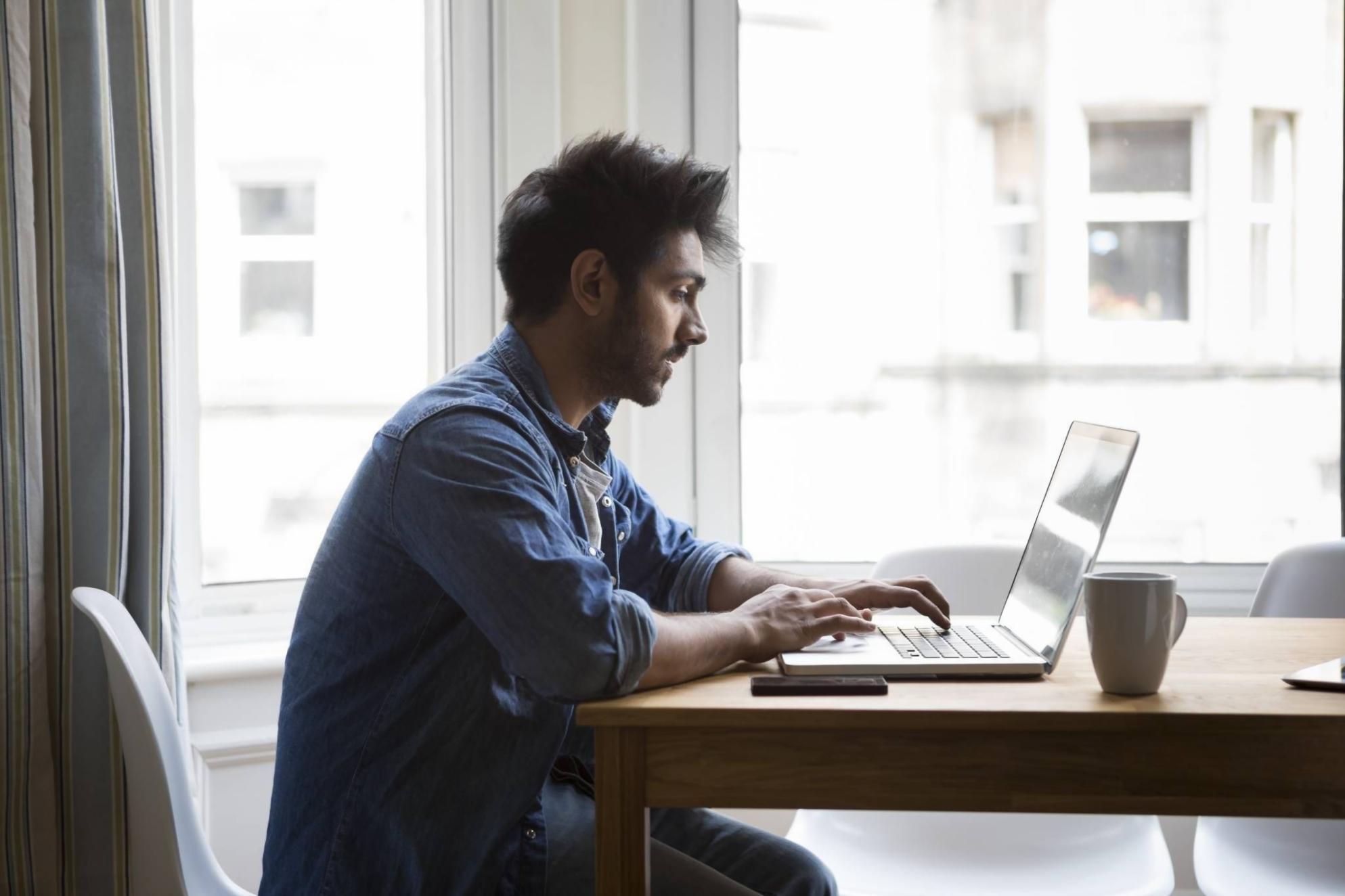 Análisis financiero colaborativo con datos empresariales reales